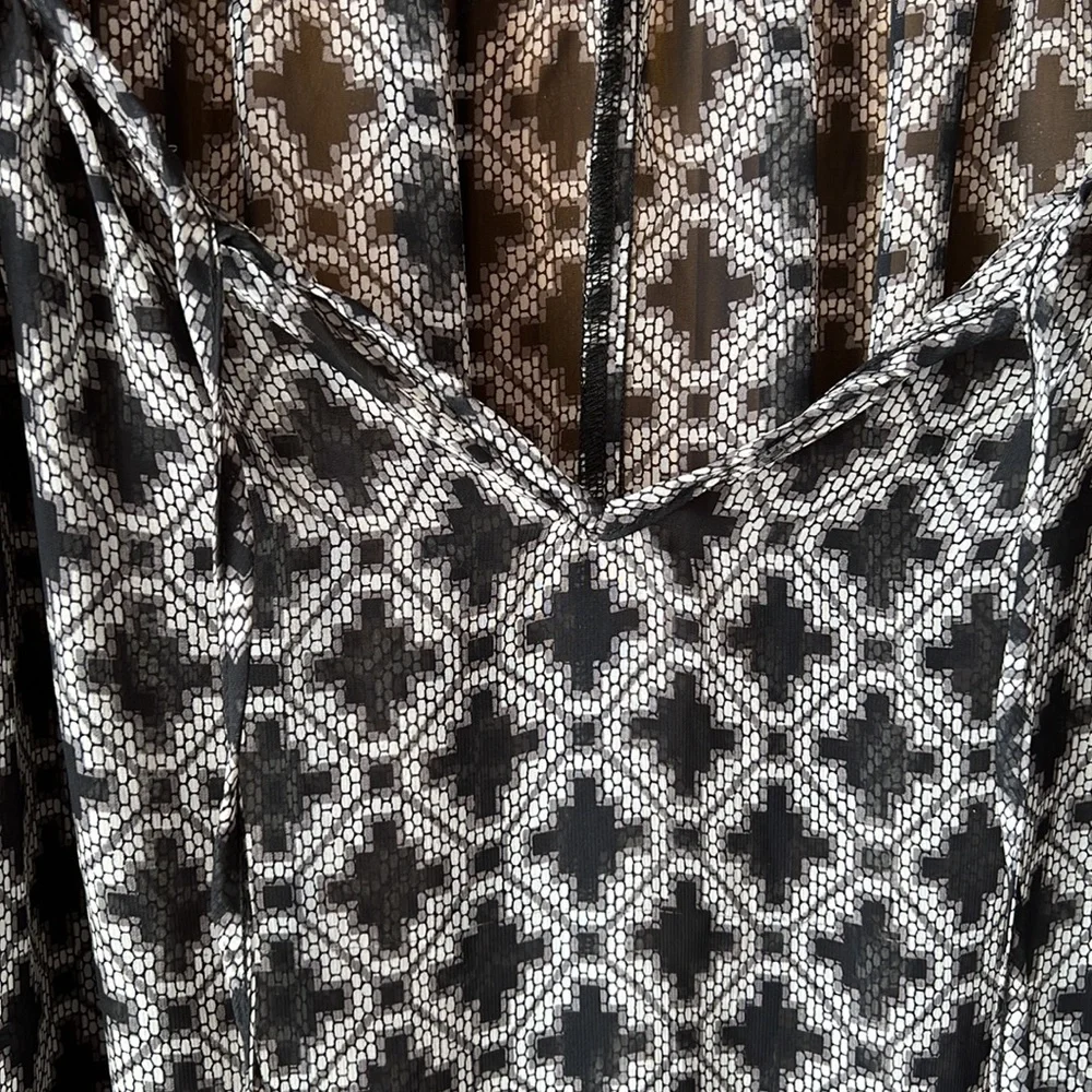 Olivia Moon Women’s Blouse - Picture 2 of 7